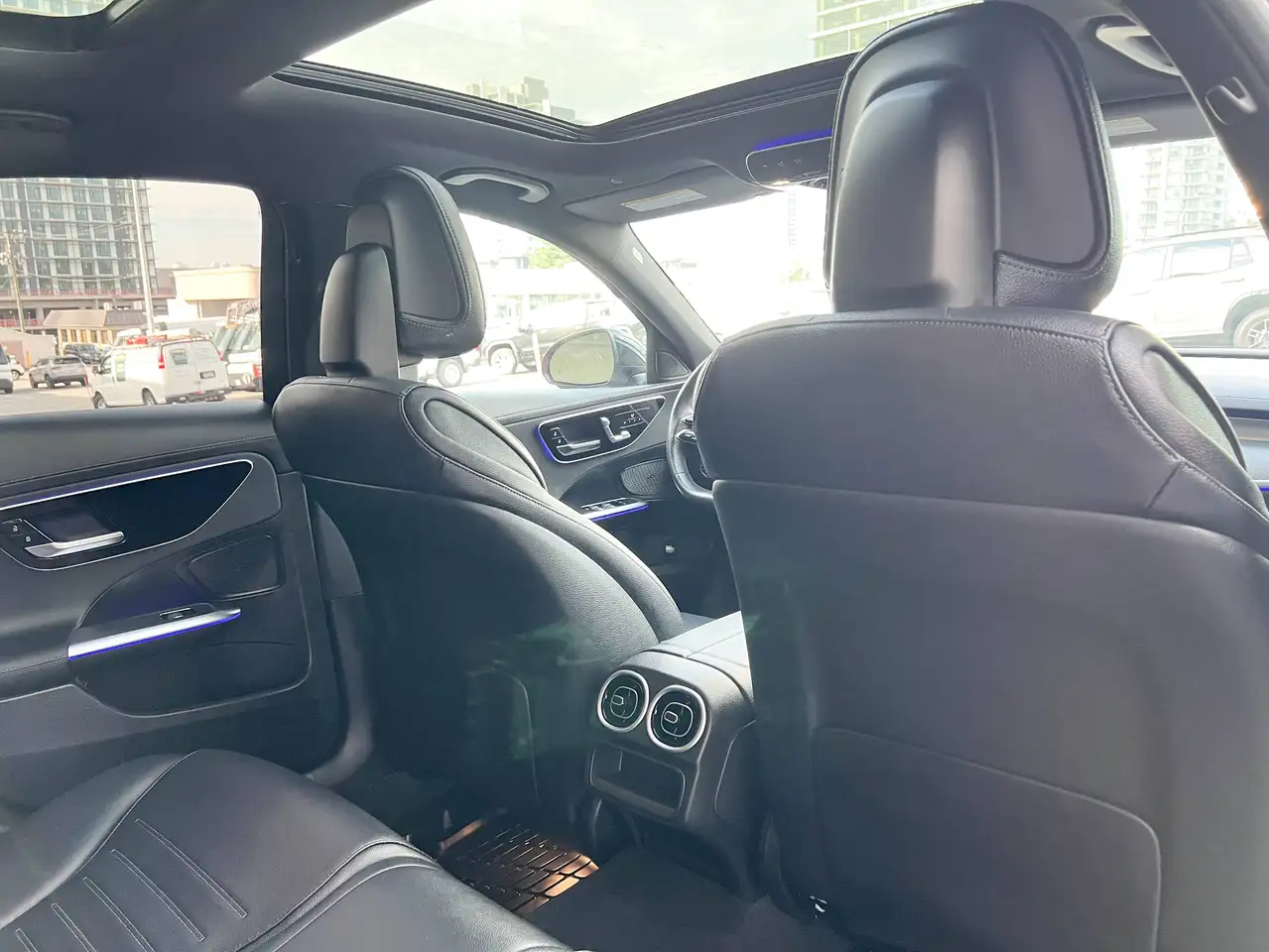 Mercedes-Benz C-Class - Image 19