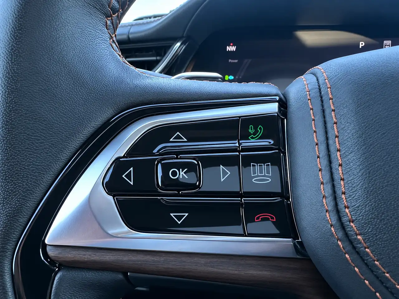 Jeep Grand Cherokee - Image 14