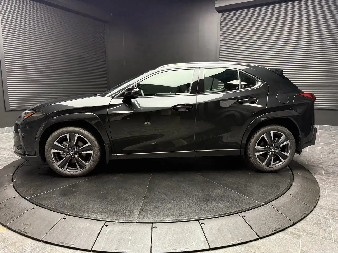Lexus UX - Image 8
