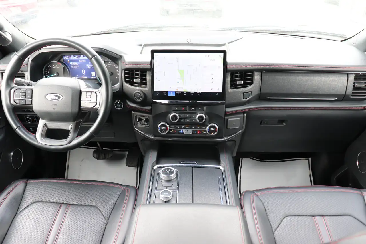 Ford Expedition - Image 22
