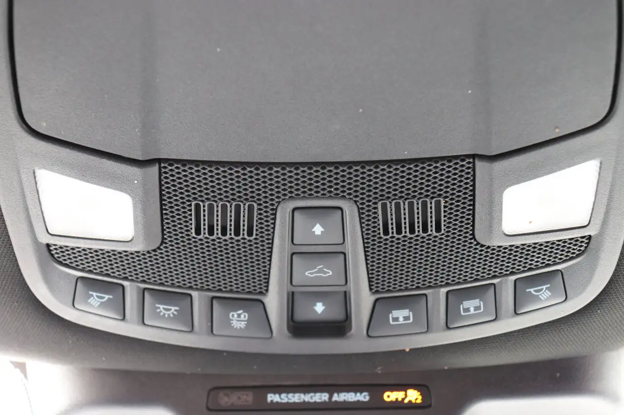 Ford Expedition - Image 20