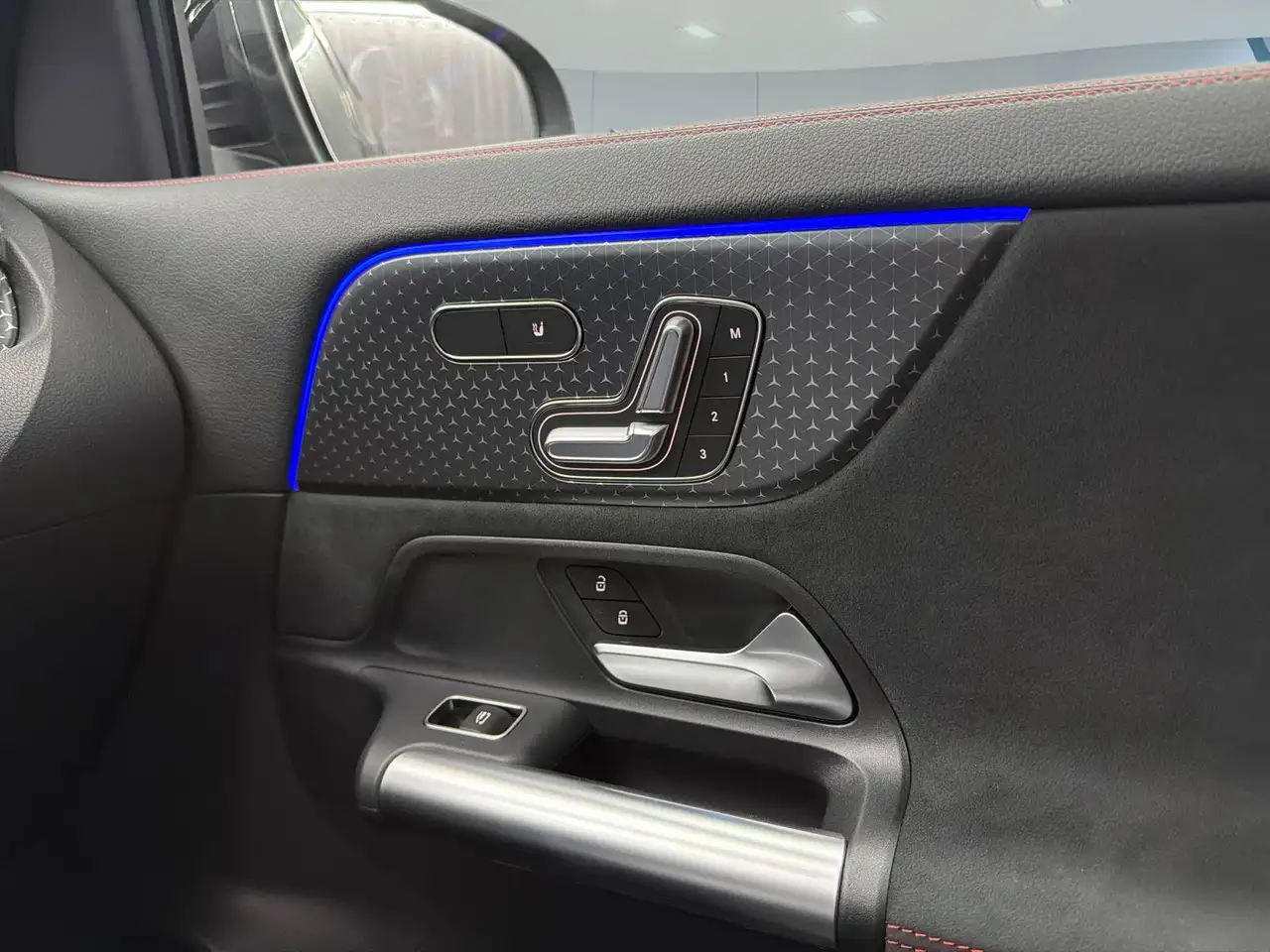 Mercedes-Benz GLA - Image 16