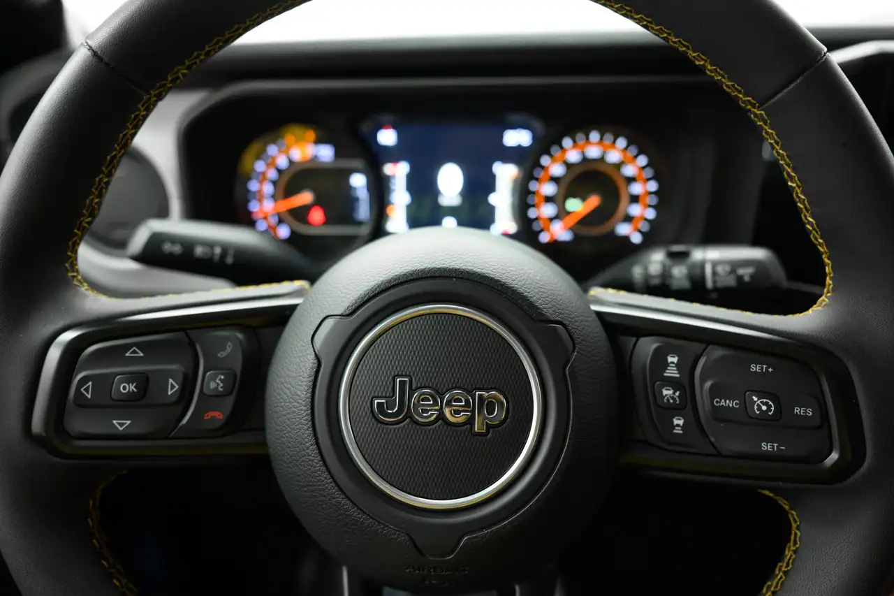 Jeep Wrangler - Image 17