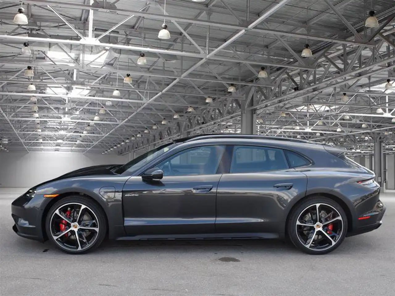 Porsche Taycan - Image 6