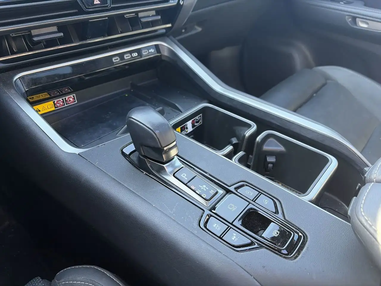 Lexus TX - Image 27