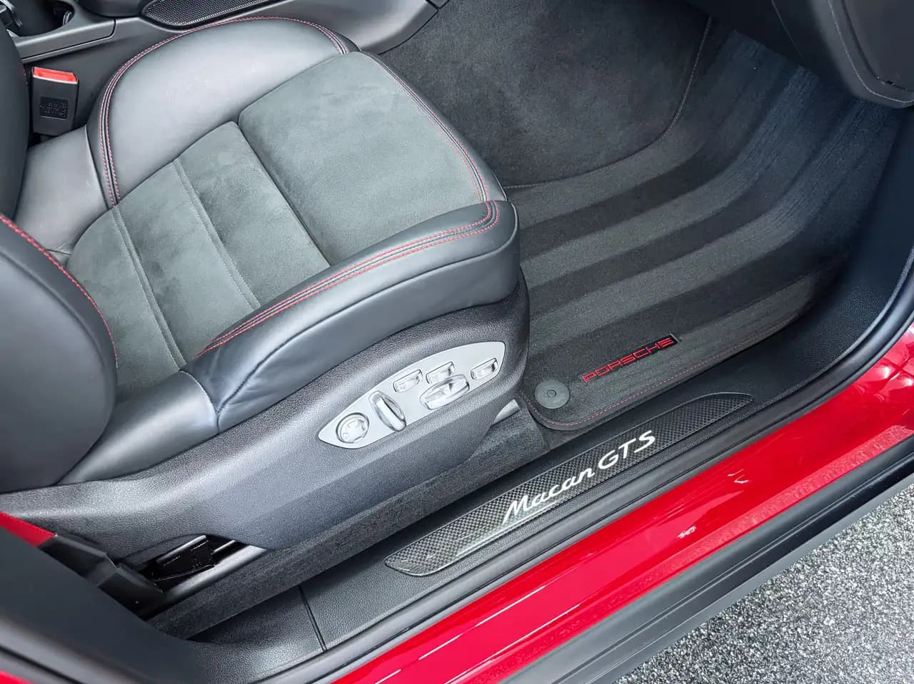 Porsche Macan - Image 18