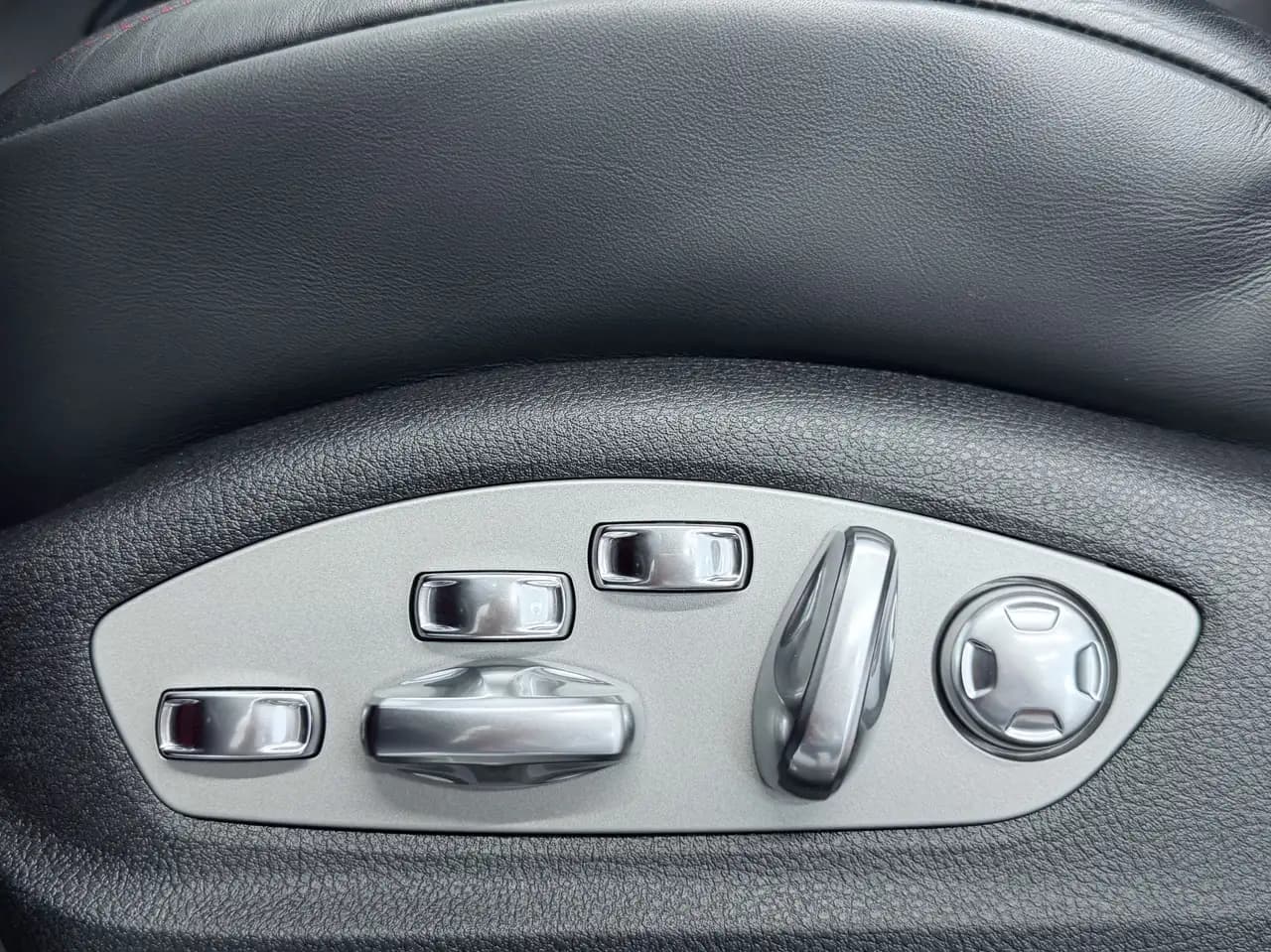 Porsche Macan - Image 17
