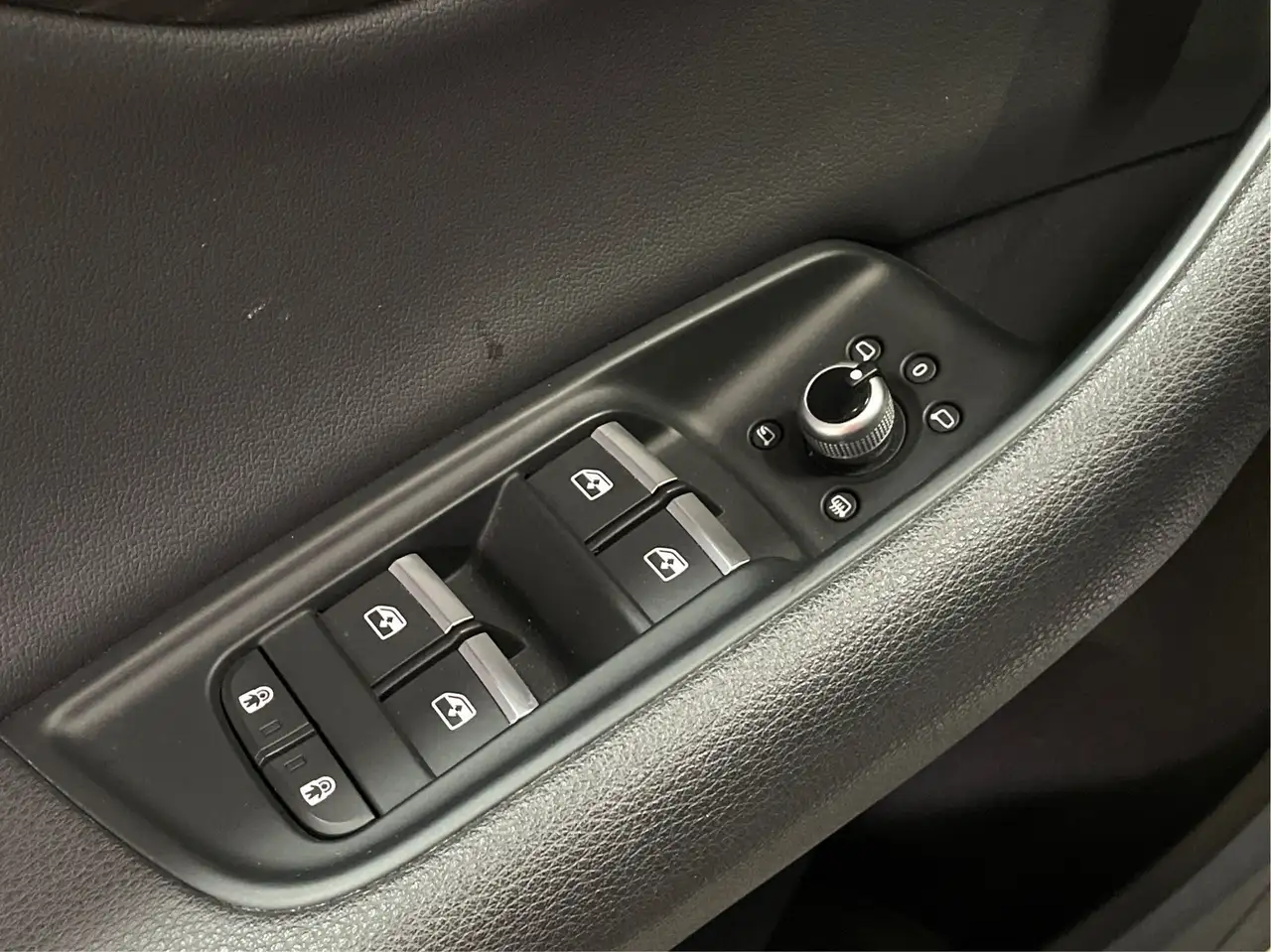 Audi Q7 - Image 27