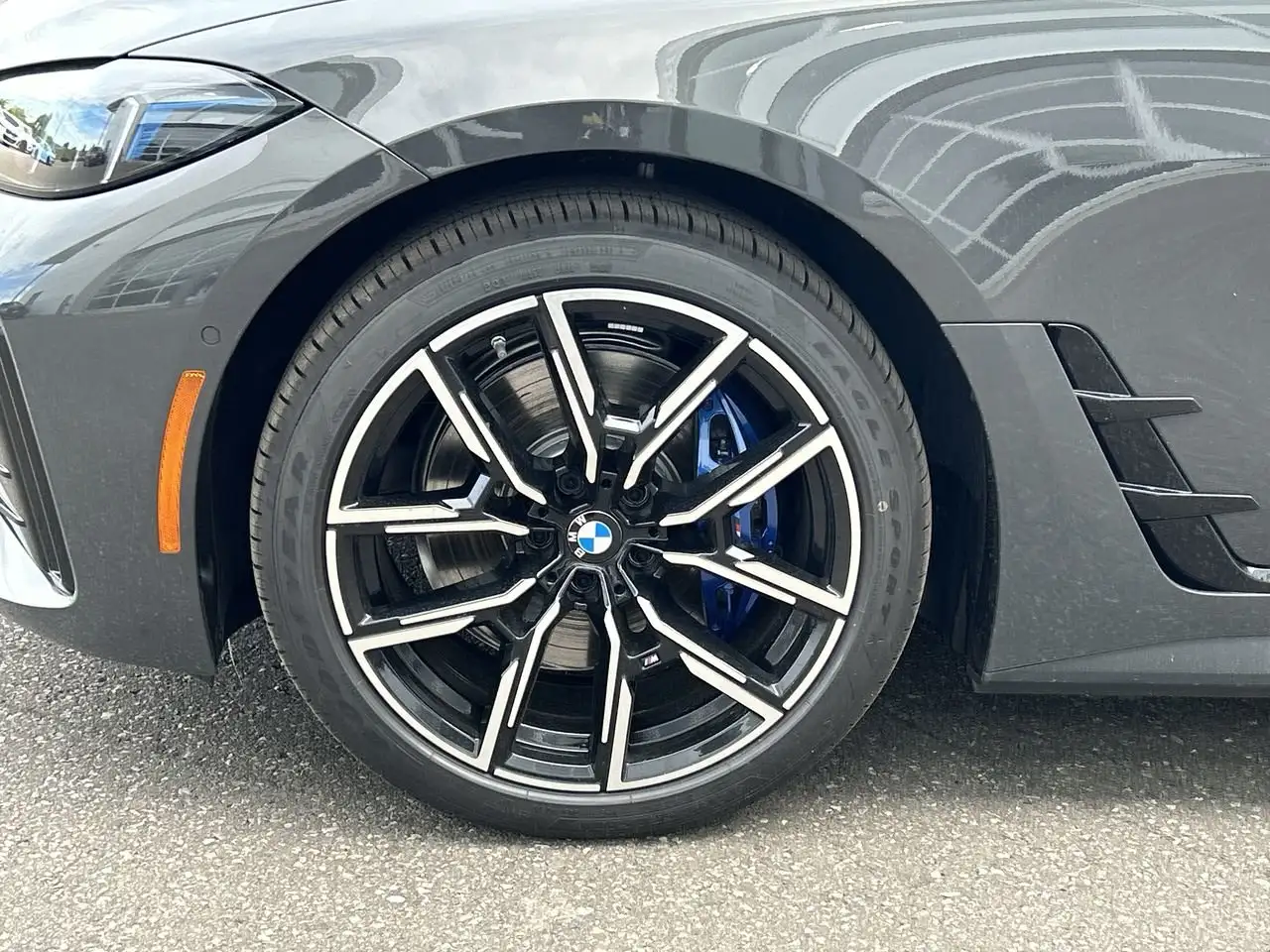 BMW i4 - Image 18