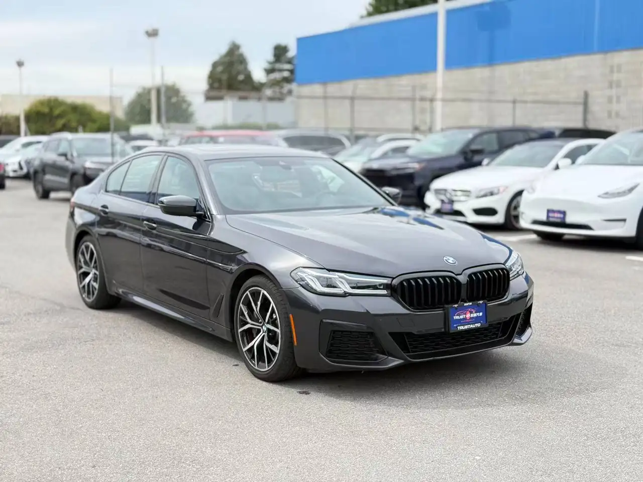 BMW 5 Series - Image 3