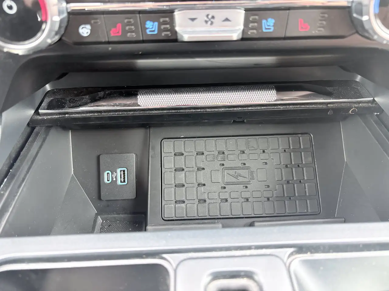 Ford F-150 - Image 21