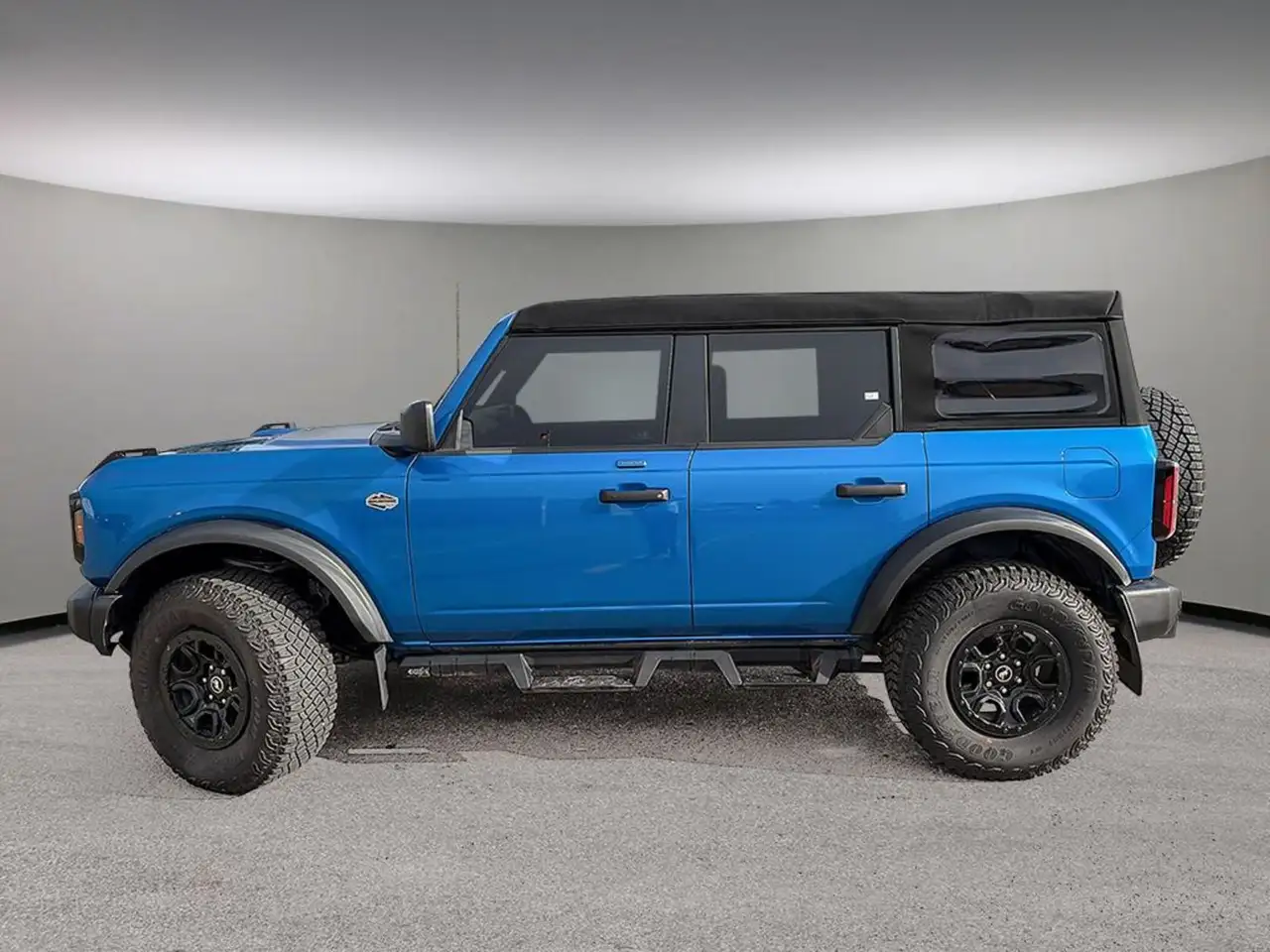 Ford Bronco - Image 3