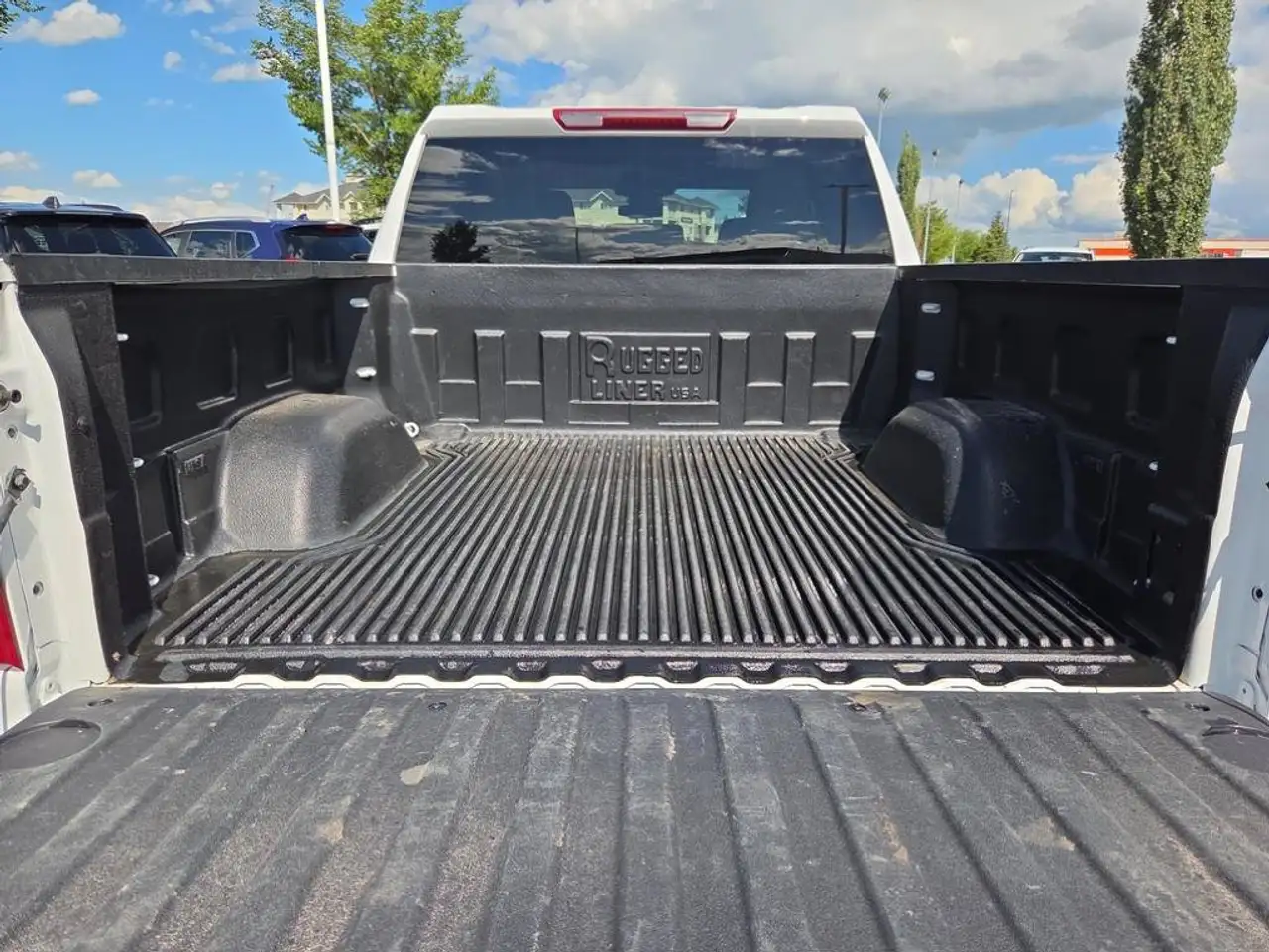 Chevrolet Silverado 1500 - Image 14
