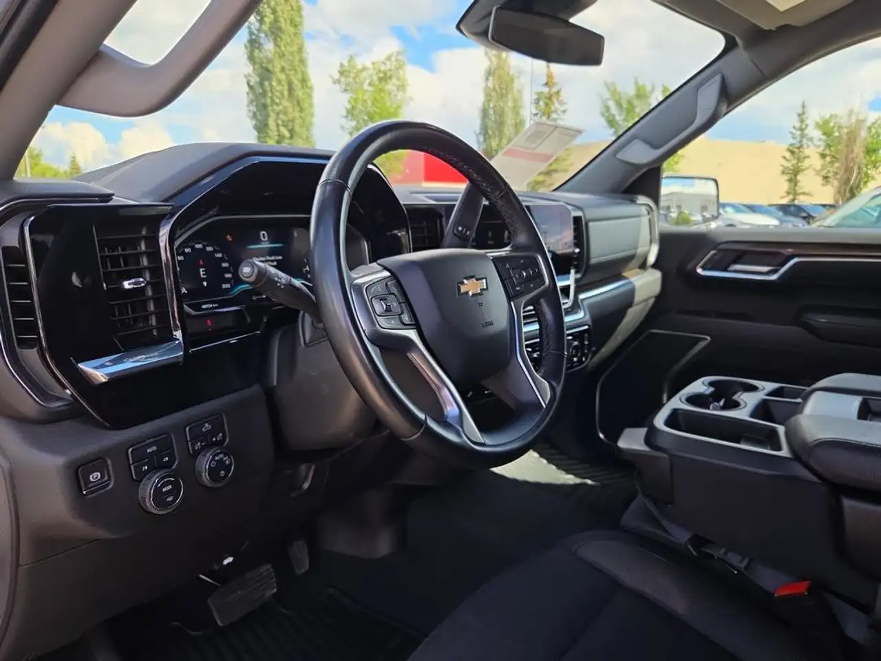 Chevrolet Silverado 1500 - Image 12