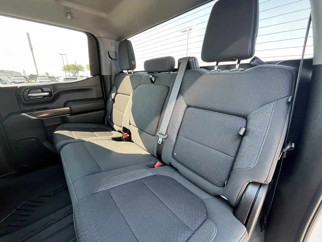 Chevrolet Silverado 1500 - Image 21