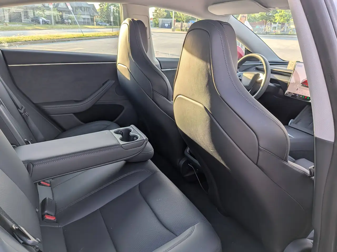 Tesla Model 3 - Image 8