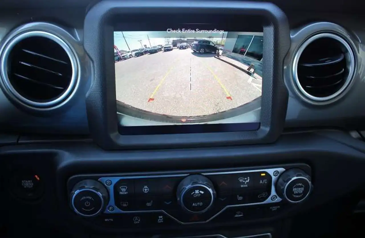 Jeep Wrangler - Image 23
