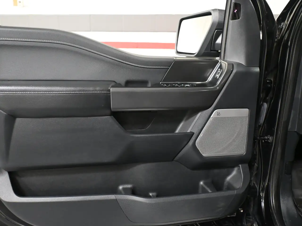 Ford F-150 - Image 11