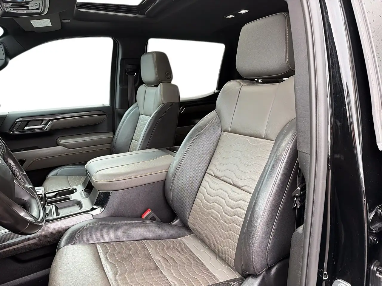 Chevrolet Silverado 1500 - Image 9