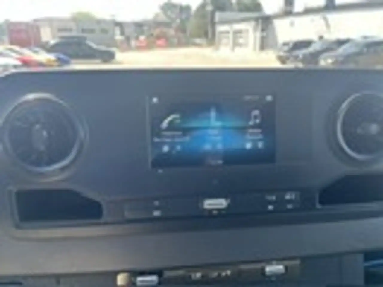 Mercedes-Benz Sprinter - Image 11