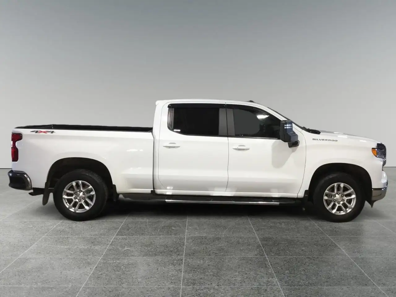 Chevrolet Silverado 1500 - Image 6