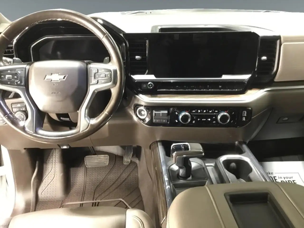 Chevrolet Silverado 1500 - Image 10