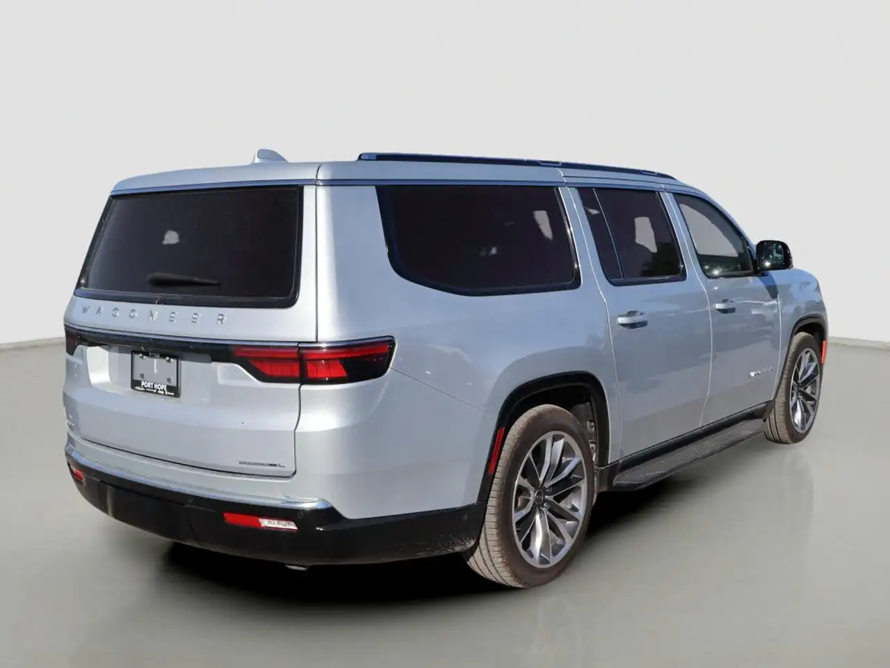 Jeep Wagoneer - Image 5