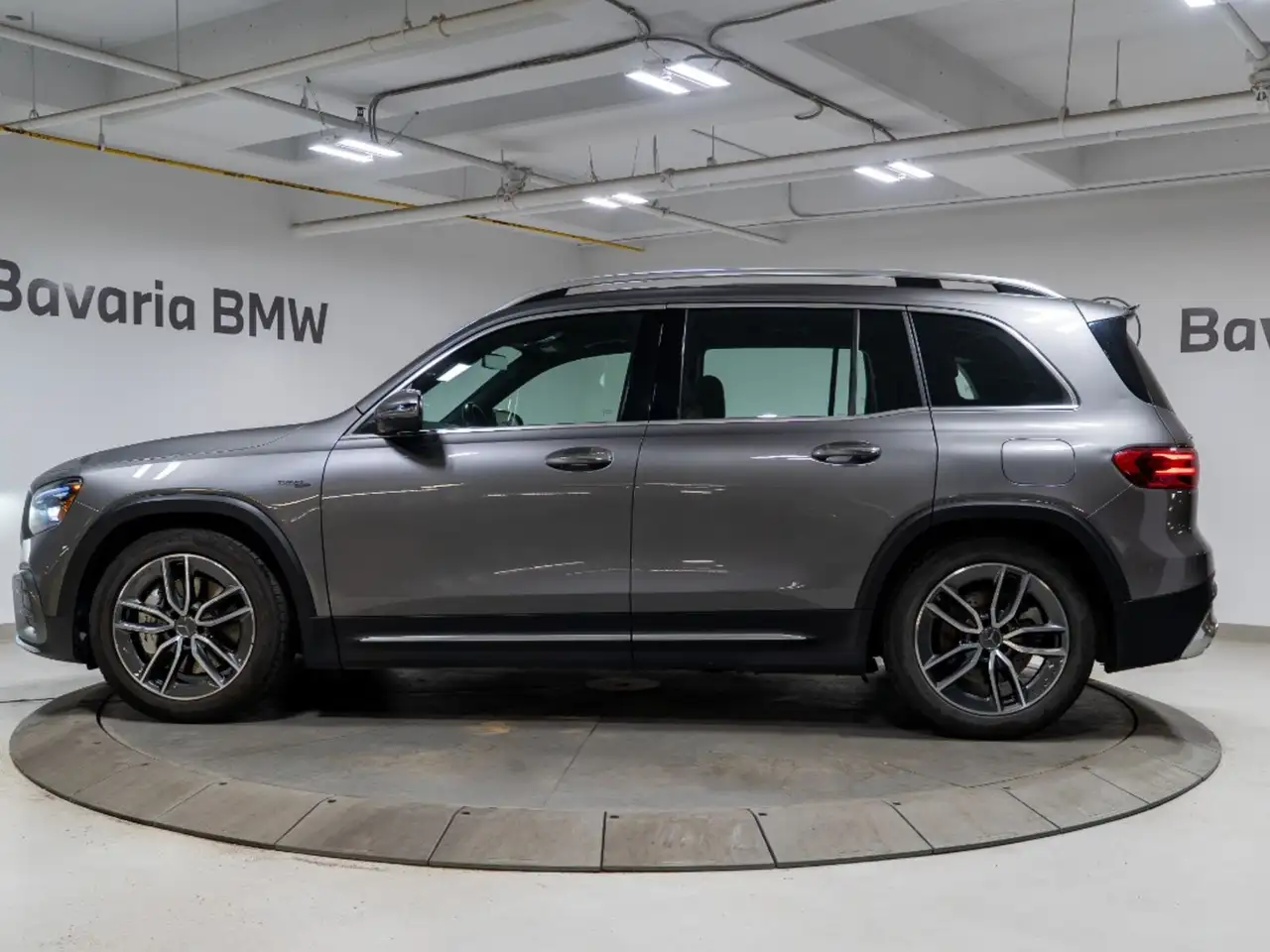 Mercedes-Benz GLB - Image 2