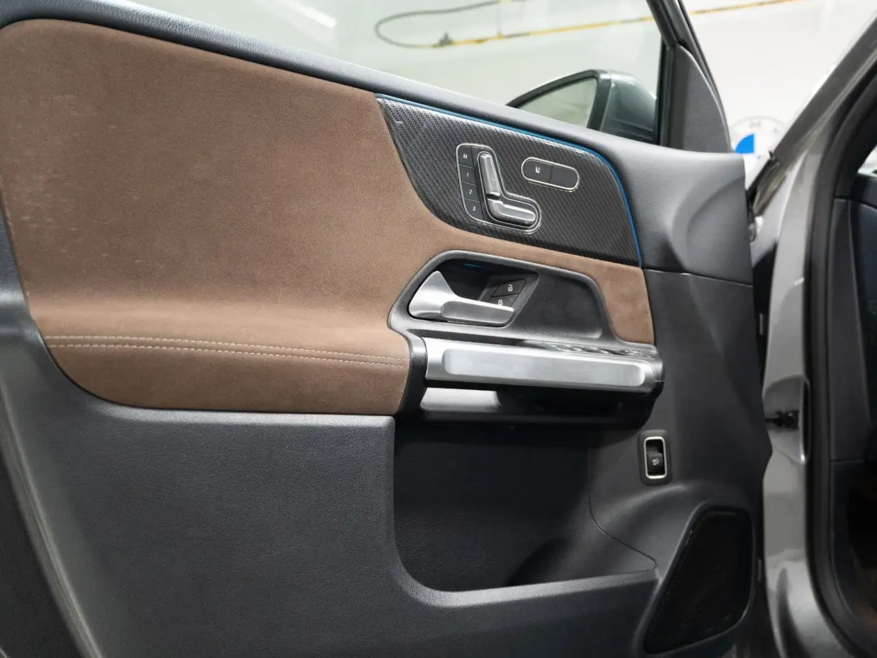 Mercedes-Benz GLB - Image 15