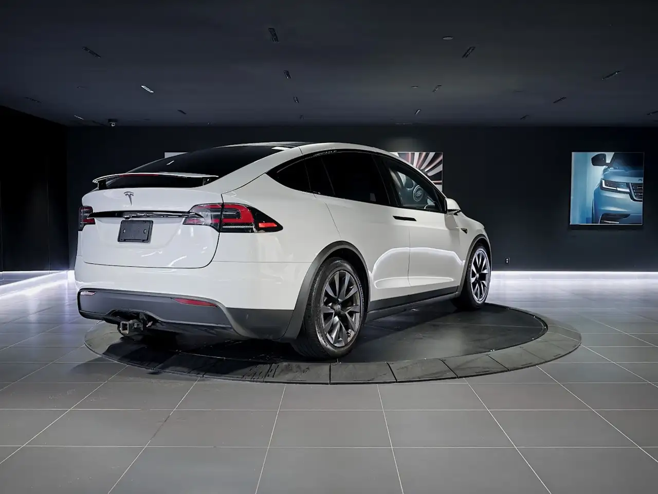 Tesla Model X - Image 5