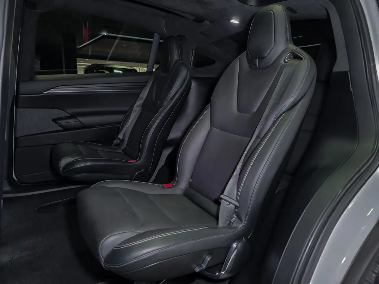 Tesla Model X - Image 21