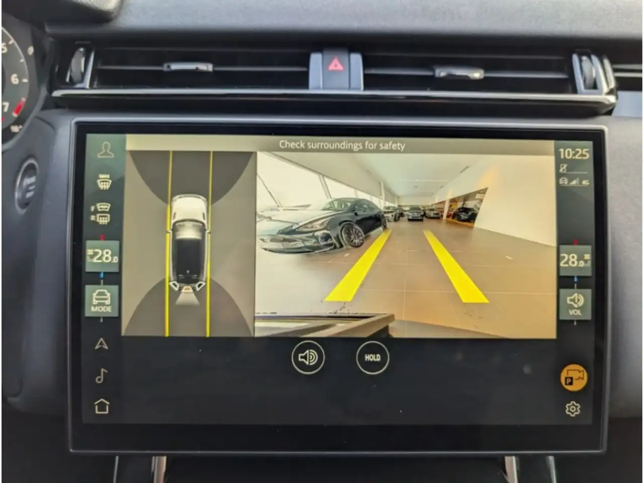 Land Rover Range Rover Velar - Image 18