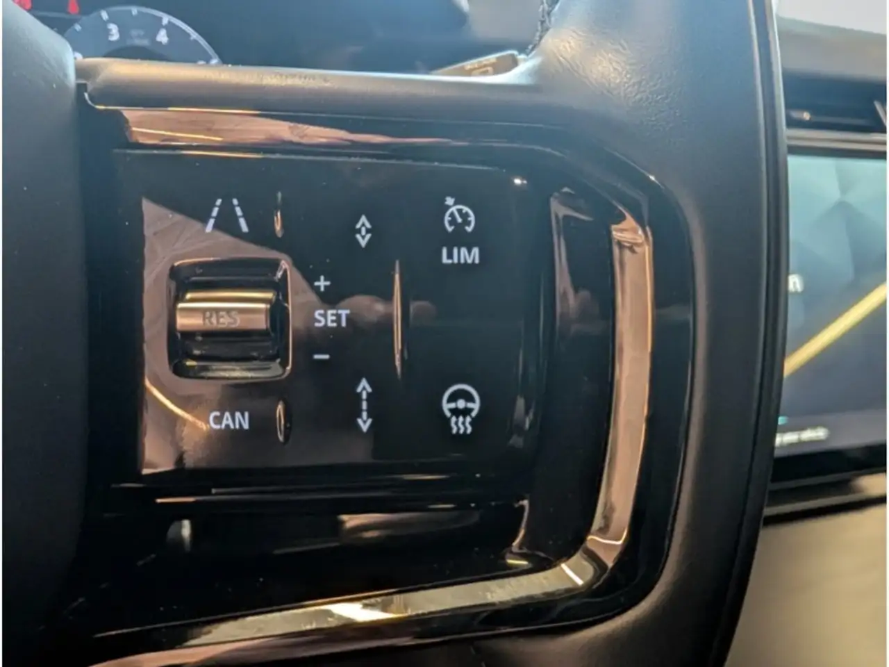 Land Rover Range Rover Velar - Image 14