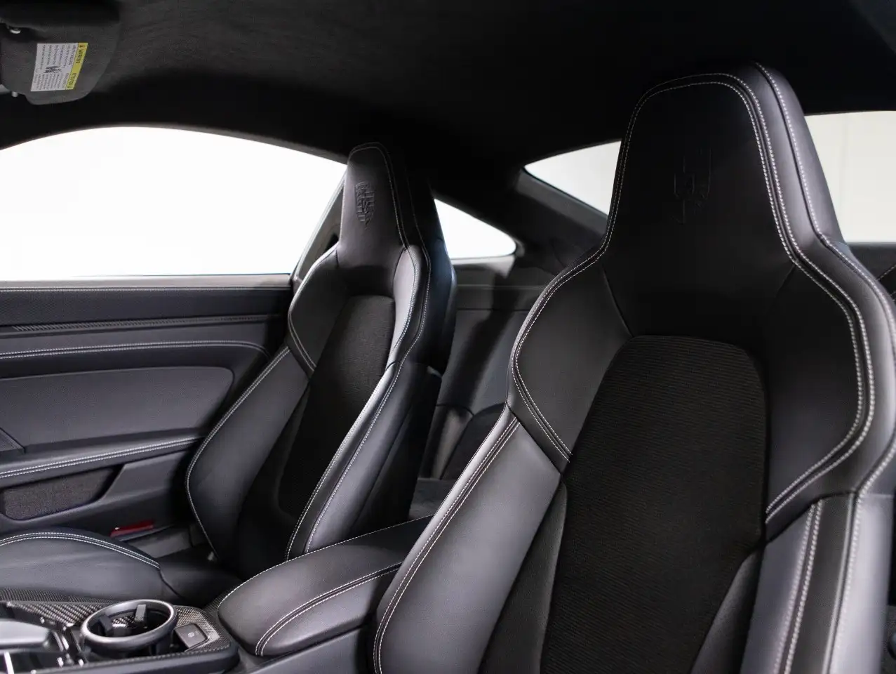 Porsche 911 - Image 18