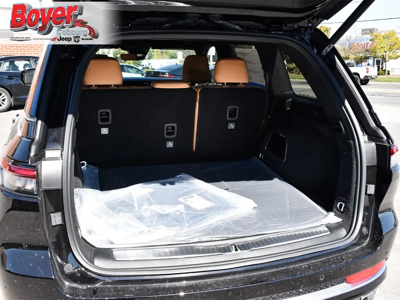 Jeep Grand Cherokee - Image 15