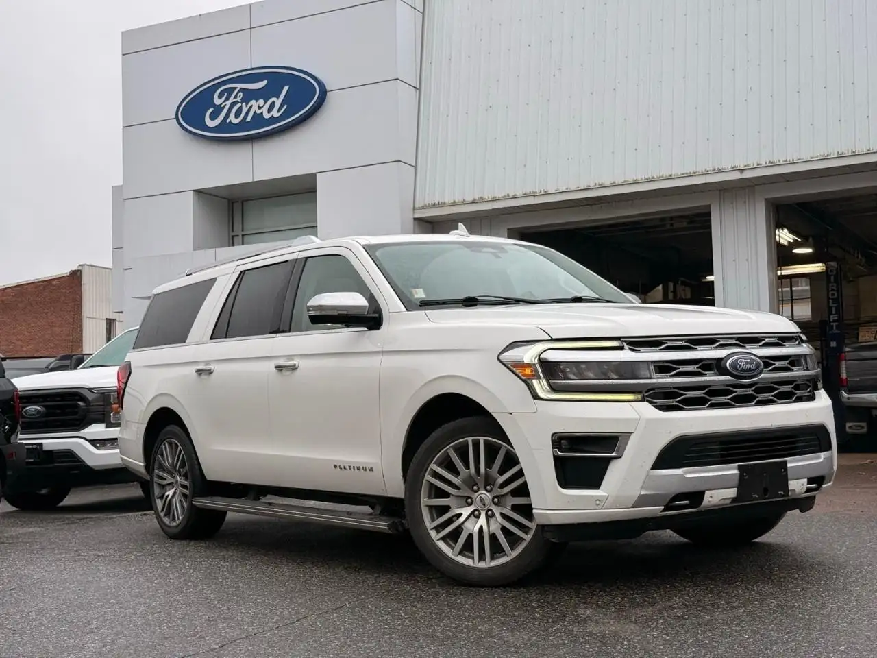 Ford Expedition - Image 1