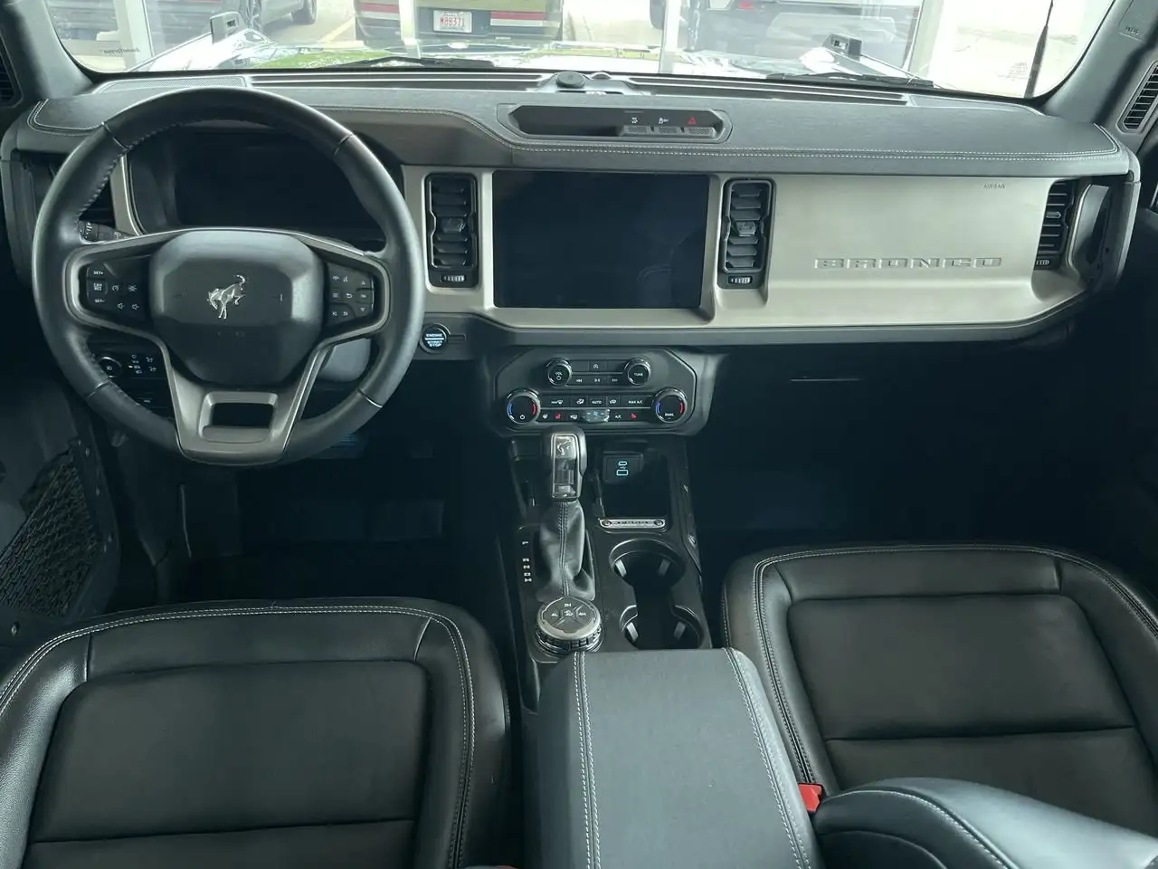 Ford Bronco - Image 29