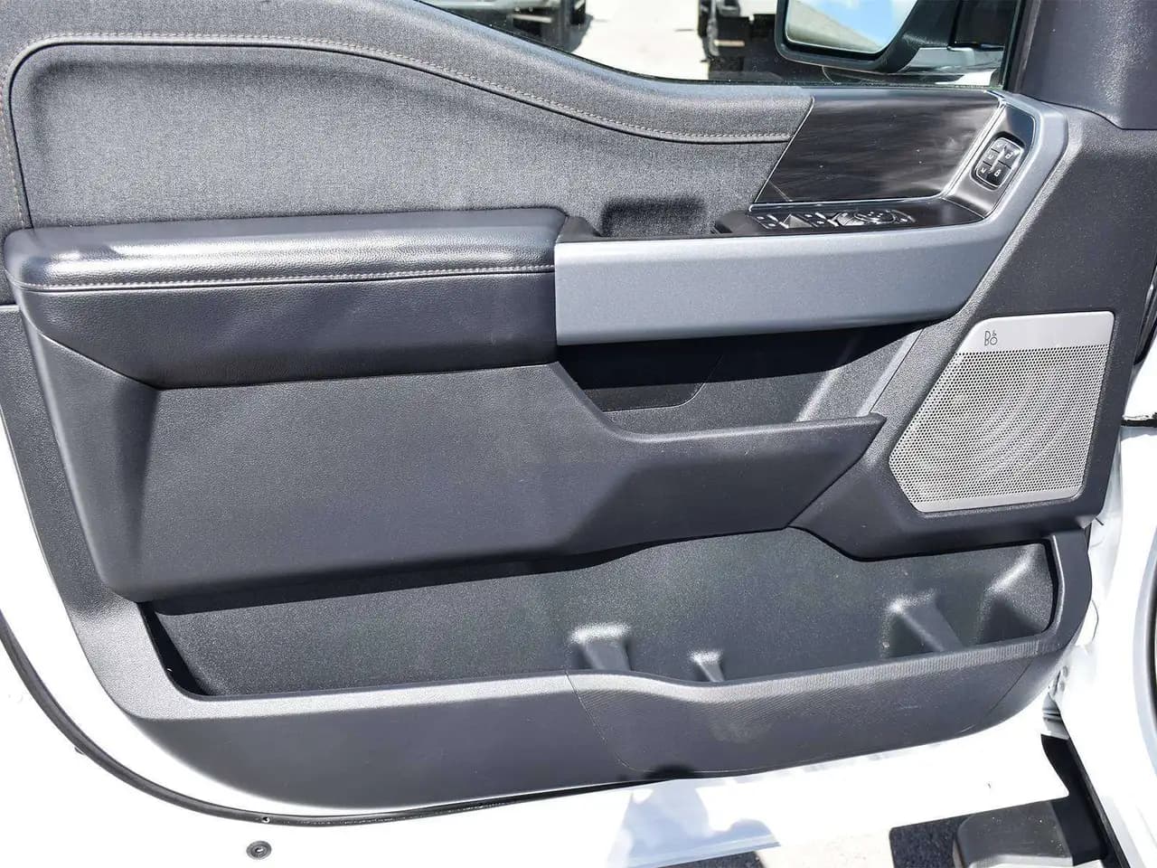 Ford F-150 - Image 10