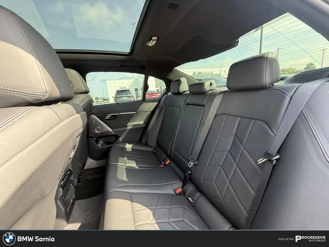 BMW 5 Series - Image 8