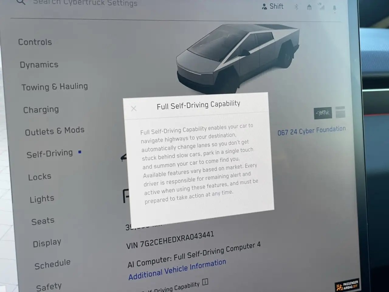 Tesla Cybertruck - Image 33