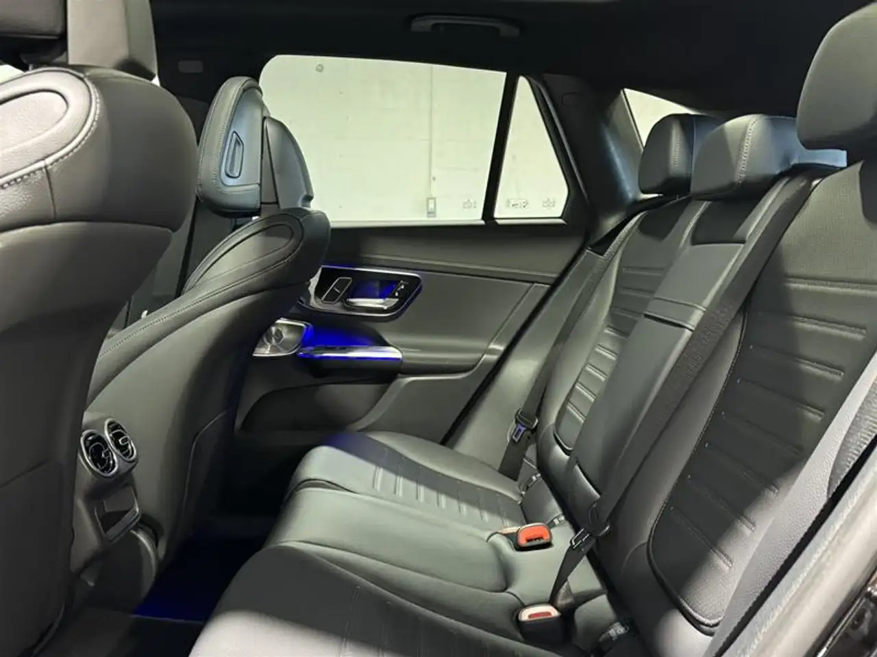 Mercedes-Benz GLC - Image 23