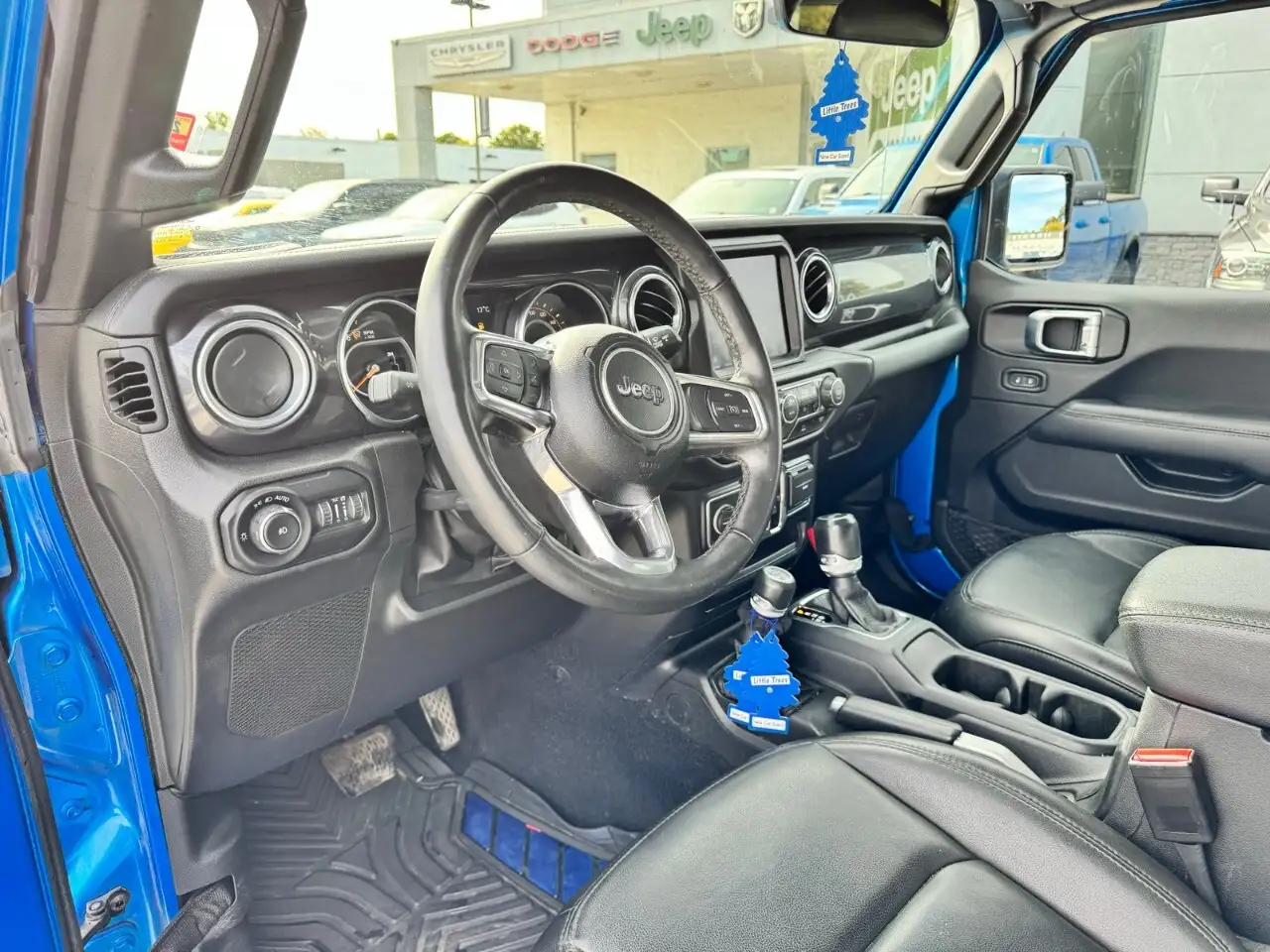 Jeep Wrangler - Image 15