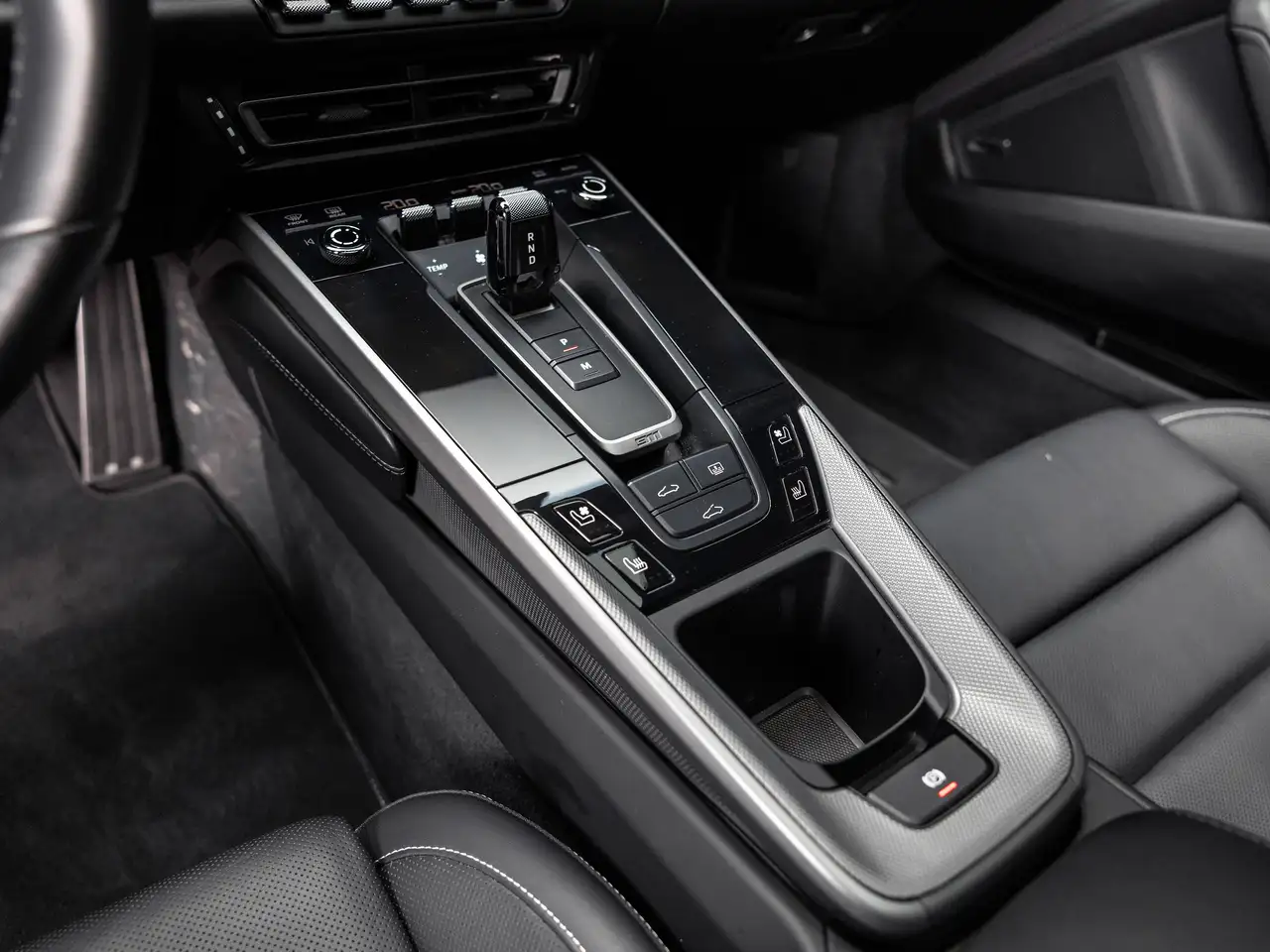 Porsche 911 - Image 19