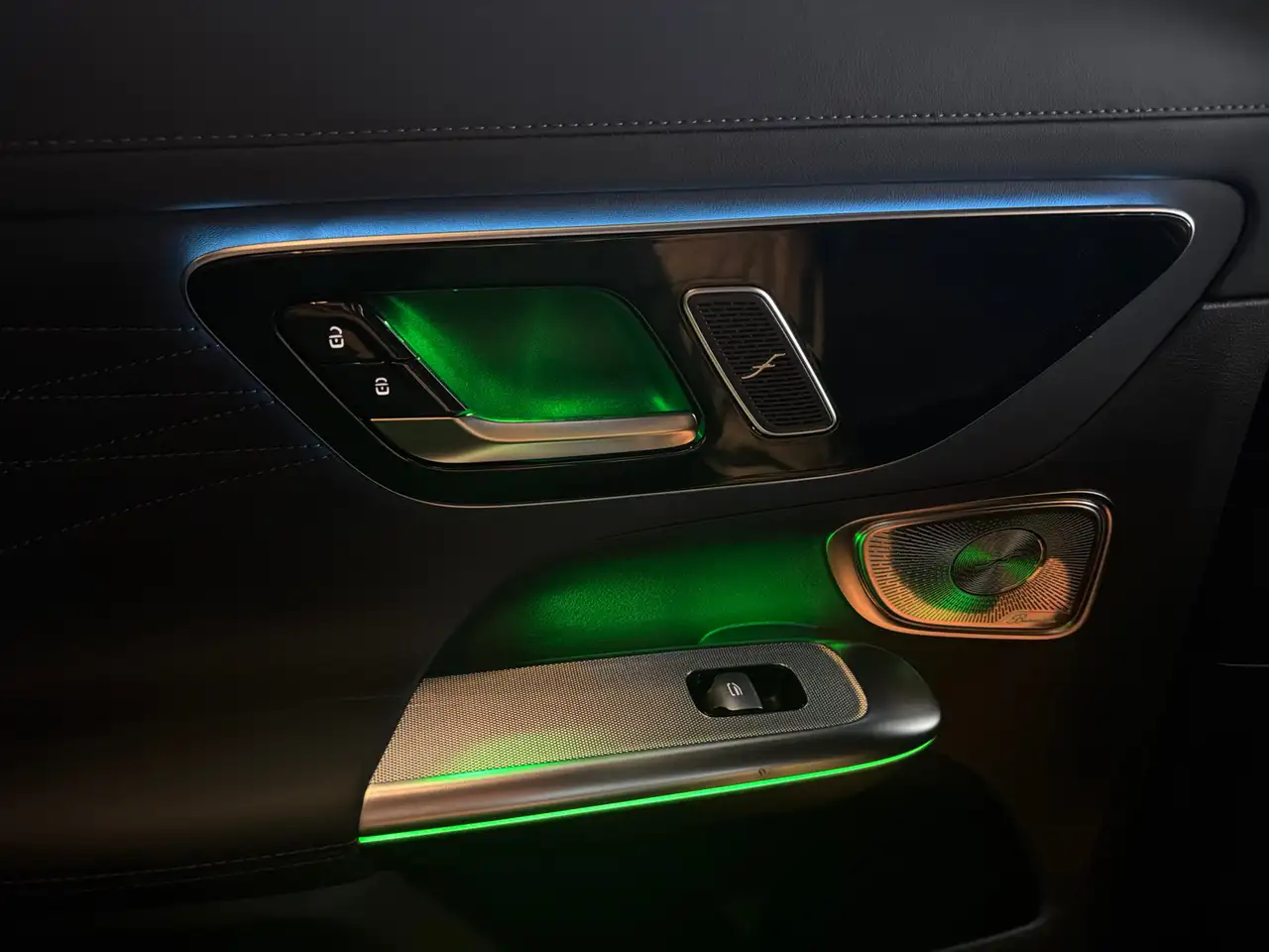 Mercedes-Benz GLC - Image 22