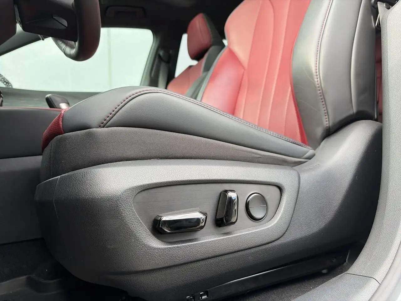 Lexus RX - Image 20