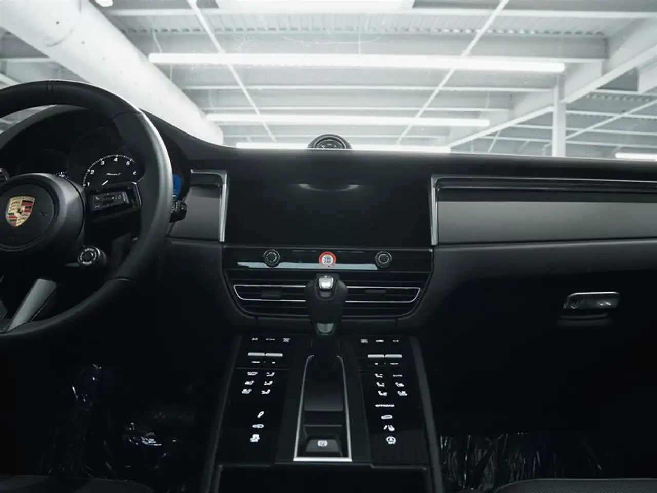 Porsche Macan - Image 41