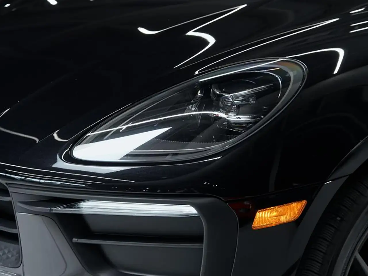 Porsche Macan - Image 8