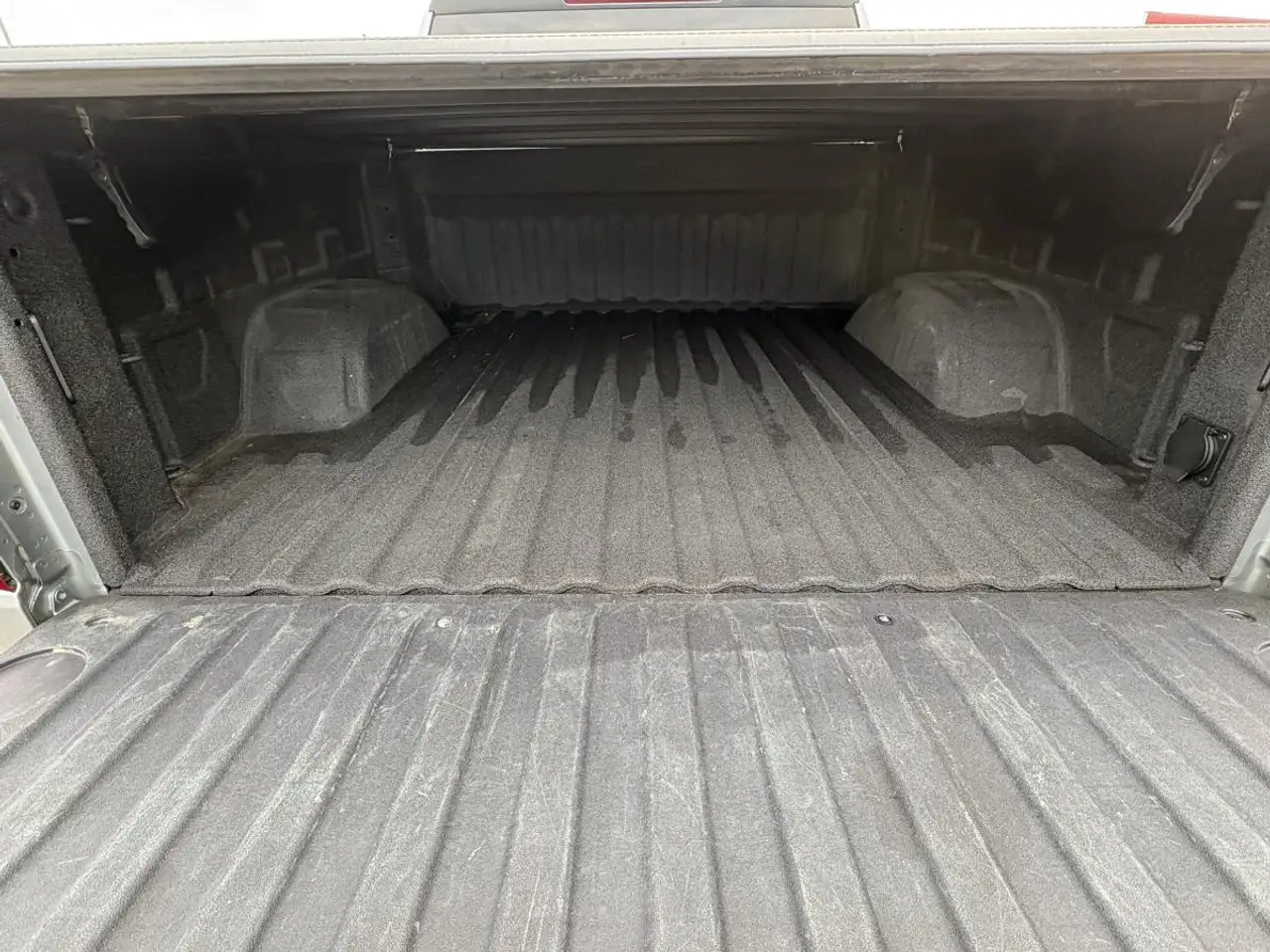 Chevrolet Silverado - Image 6