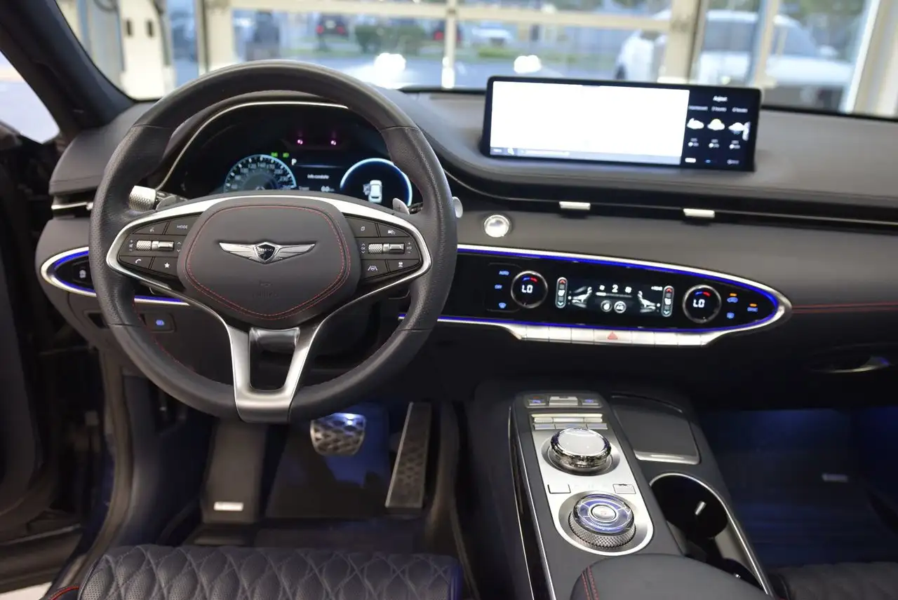 Genesis GV70 - Image 20