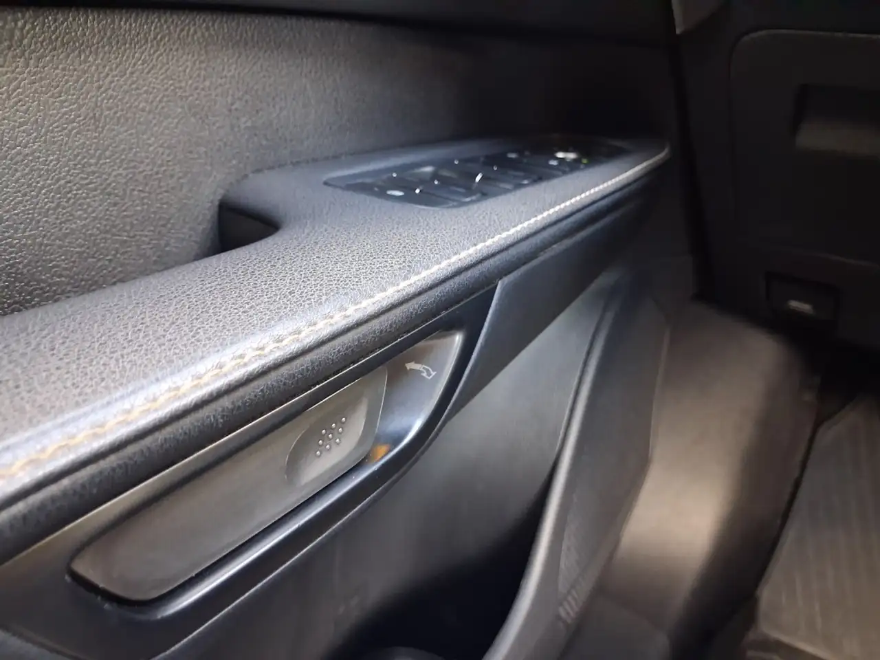 Lexus RX 350 - Image 12